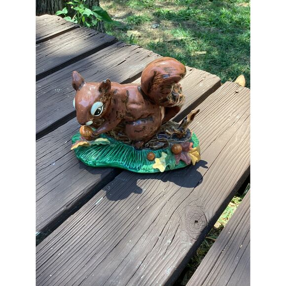 Vintage Ceramic Squirrel Figurine Holding Nut Autumn Leaves Green Base - Picture 6 of 7
